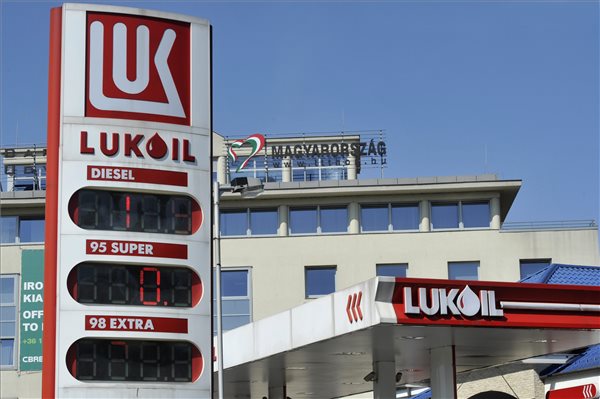 A LUKOIL eladja nemzetközi eszközeit a szankciók miatt