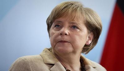 Merkel: riasztó a sajtószabadság korlátozása Törökországban