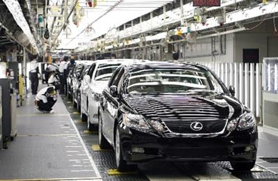 Terjeszkedik Magyarországon a Lexus
