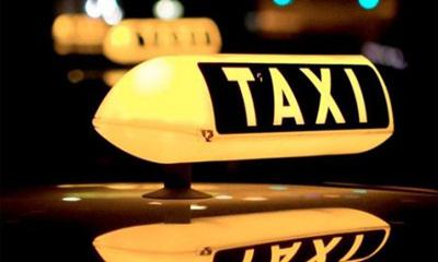 A Kormány a szabályokat betartó taxisok mellett áll