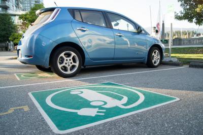Feltörekvőben az elektromos autózás