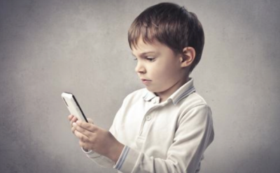 Az internethasználat veszélyeire hívja fel a figyelmet a Safer Internet Program