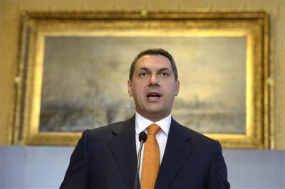 Lázár: tíz intézmény sorsáról még vita van