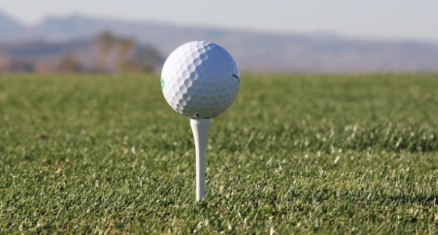 golfozás golflabda