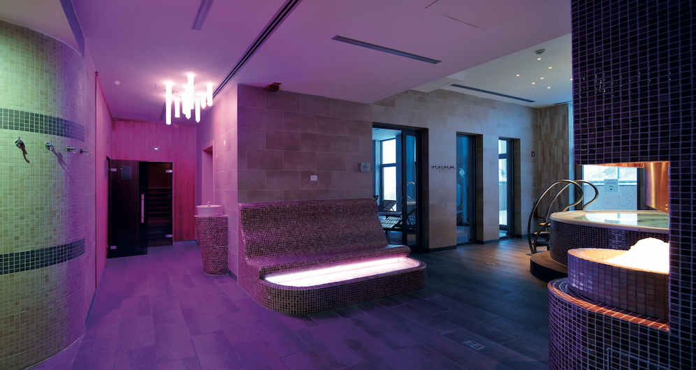 golte hotel wellness részleg Szlovénia sípálya