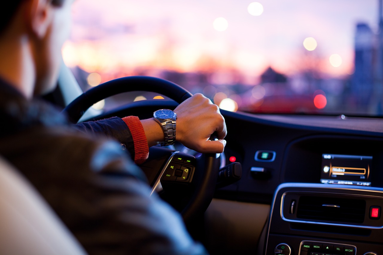 Egy hét alatt több mint ötszáz intézkedés vezetés közbeni mobilozás miatt