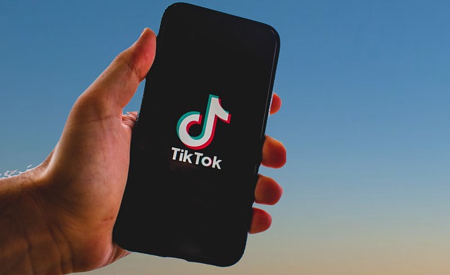 A TikTok és a LinkedIn meghódította az üzleti szektort