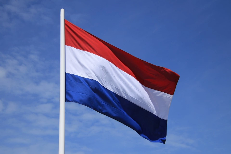 Beiktatták az új parlamentet Hollandiában