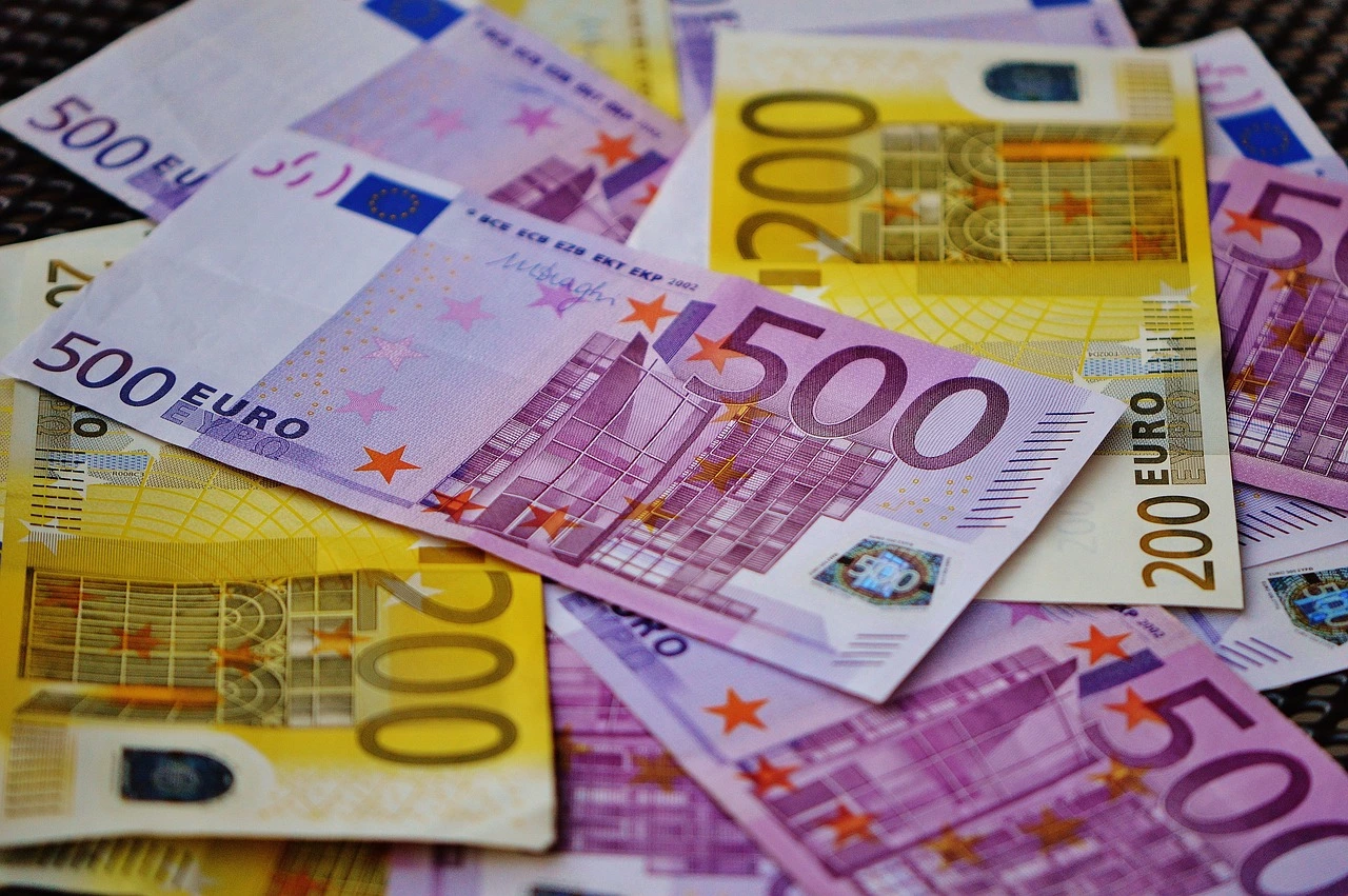 A francia Nemzeti Tömörülés visszatérítette a 2014-ben felvett orosz hitelét