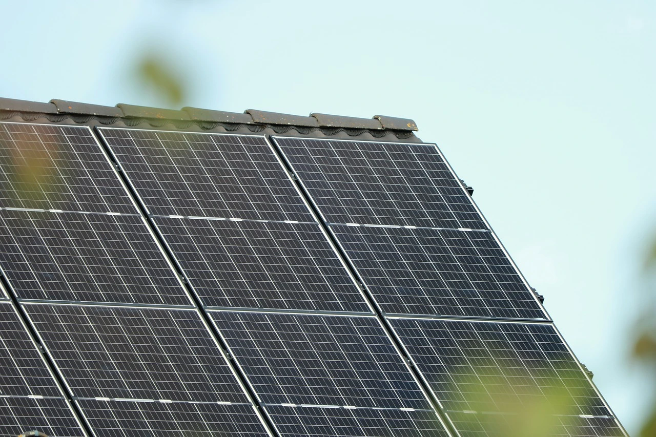 A napenergiára, a geotermiára és az atomra lehet építeni a magyar energiaipart