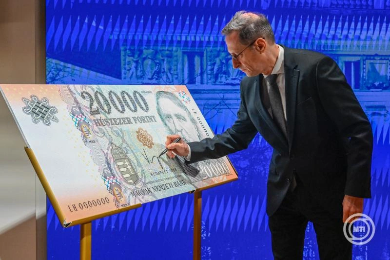 Varga Mihály: huzamosabb ideig maradhat a jelenlegi alapkamat