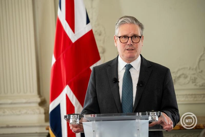 Brit kormányfő: Nem szabad elhamarkodottan reagálni az amerikai vámokra