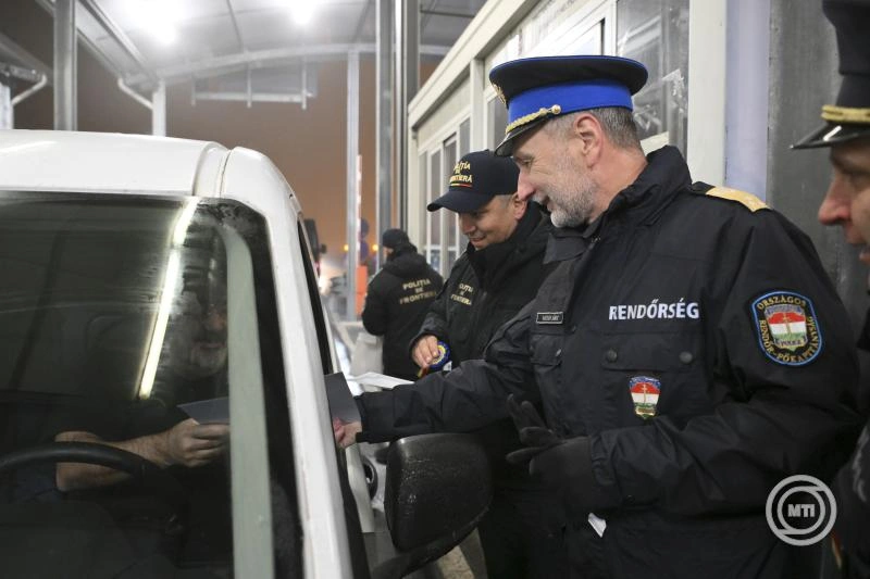 Folyamatosan fogadja az utazókat keddtől a röszkei közúti határátkelőhely